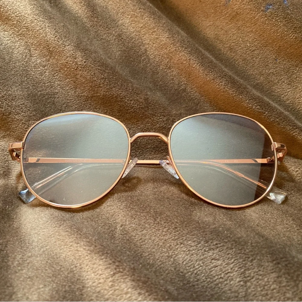 Harper Roe brand, cute and comfy aviator style sunglasses